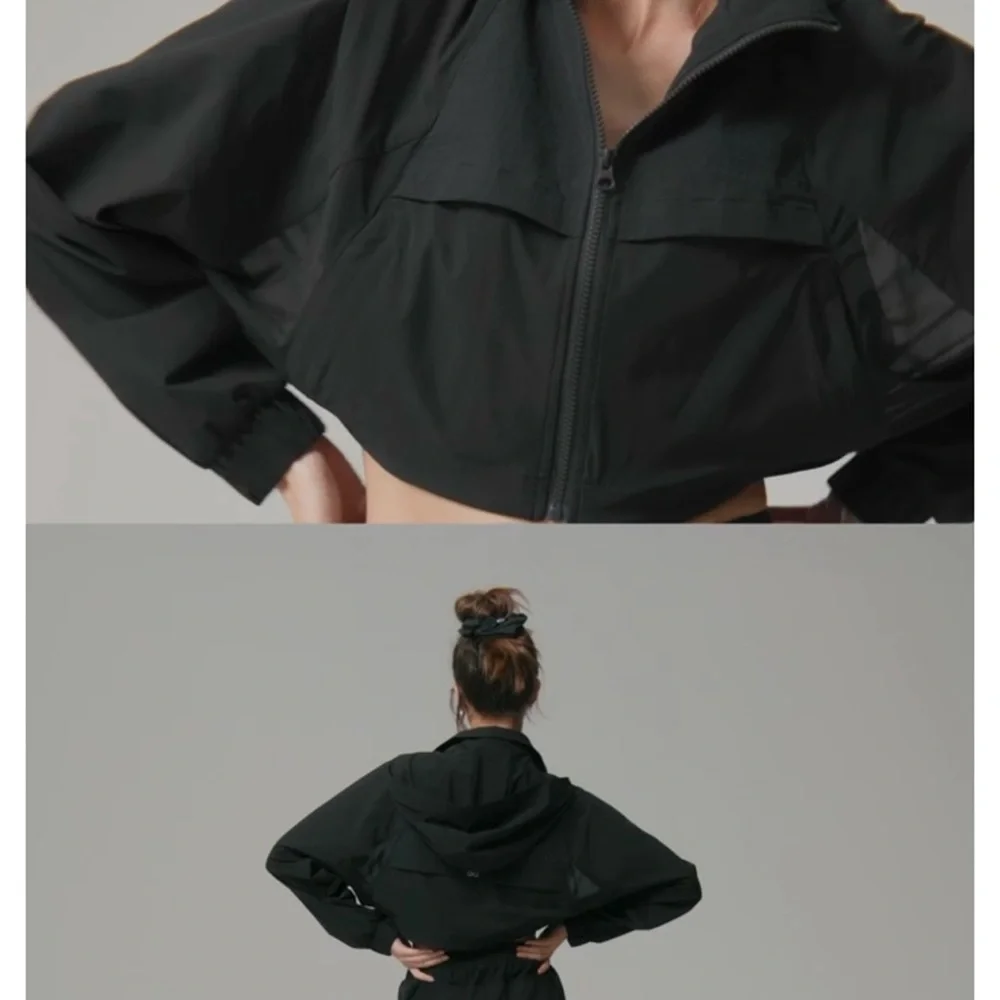 ALO Yoga Black Cropped Playmaker Jacket - Picture 4 of 6